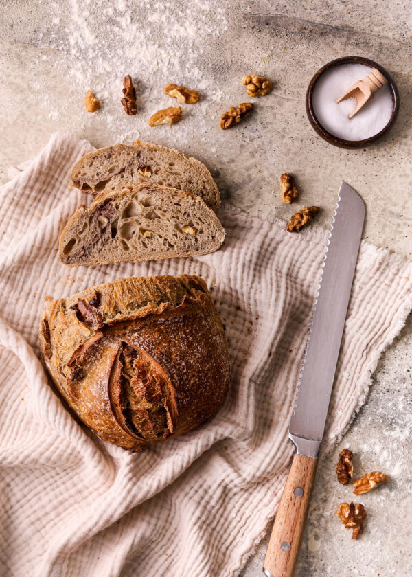 pain aux noix tranché